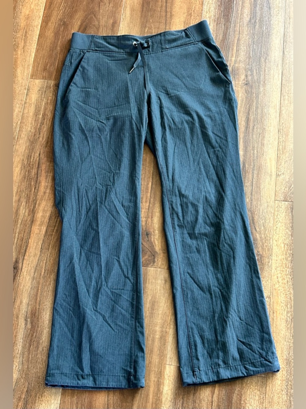 Athleta 4 petite low/mid rise pull on textured pants dark gray
